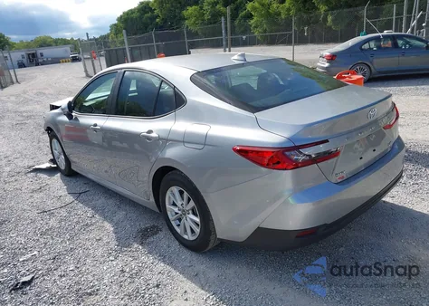 2025 Toyota Camry Le z USA, uszkodzony, nr VIN 4T1DAACK8SU186251